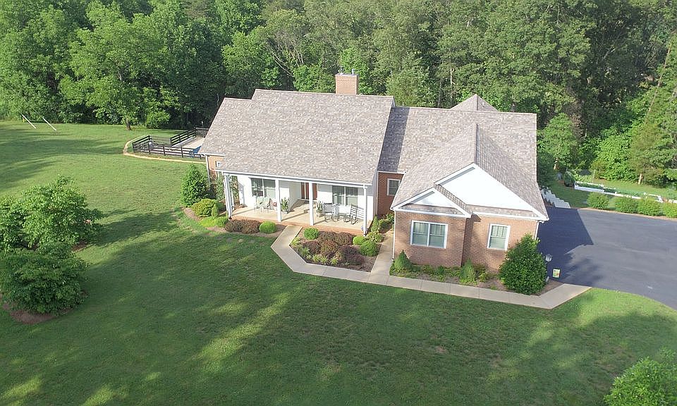1st image of 429 Larkins Mill Ln