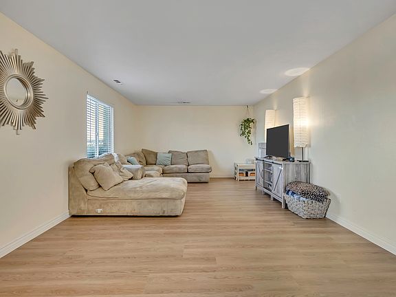 3rd image of 290 N 500 W APT 108