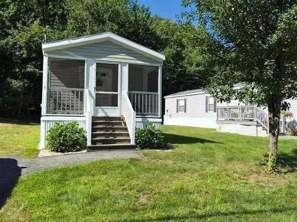 9 Parklane Road, Hampstead, NH 03841