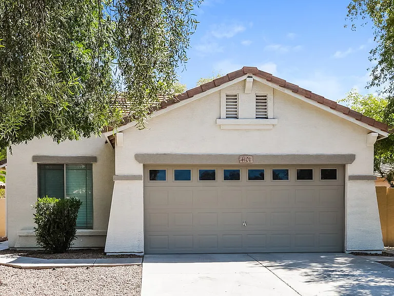 4101 S Vineyard Ave — Photo 1