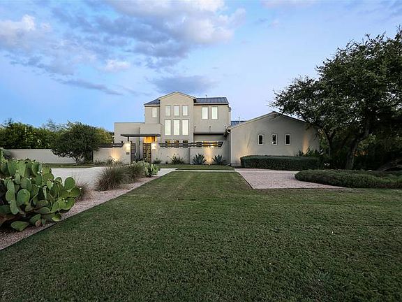 4th image of 104 Tuscany Way