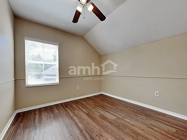 10332 Summerview Cir — Photo 13
