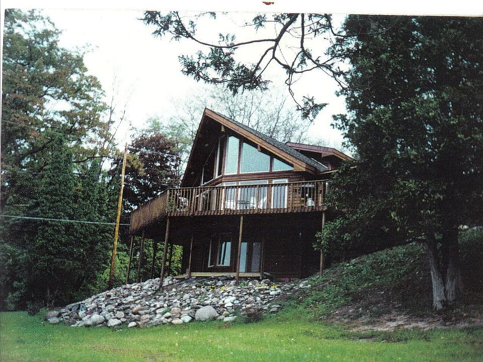 lake property ceder home