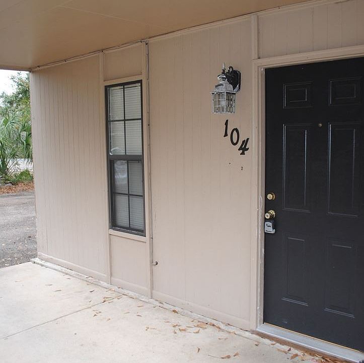 1st image of 318 Porter Ave APT 104