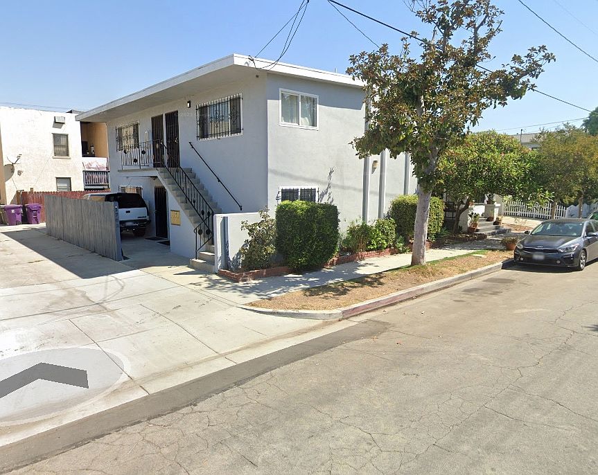 1st image of 1703 E Erie St
