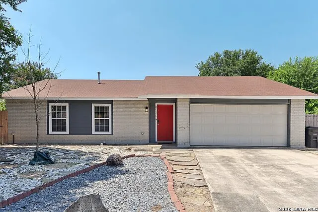 3 bed, 2.0 bath, 1282 sqft, $2,400 — Photo 2