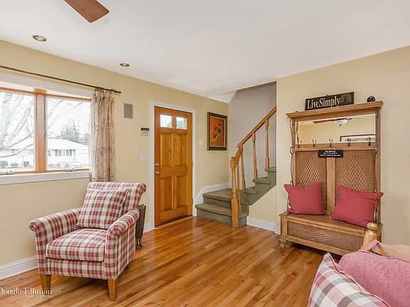 2nd image of 16 Bartley Ln
