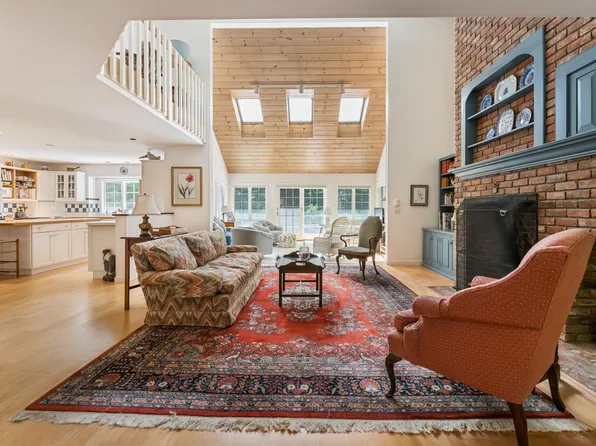 2 Highwood Way, Grantham, NH 03753