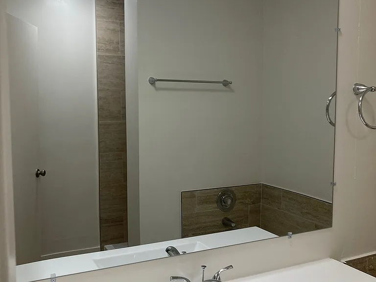 10500 Moorpark St #12 — Photo 14