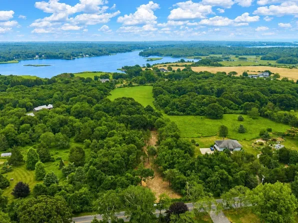 536 Horseneck Rd, South Dartmouth, MA 02748