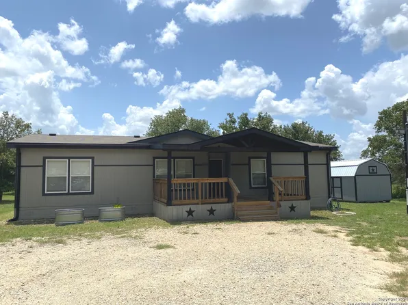 257 RANCH COUNTRY DR, La Vernia, TX 78121