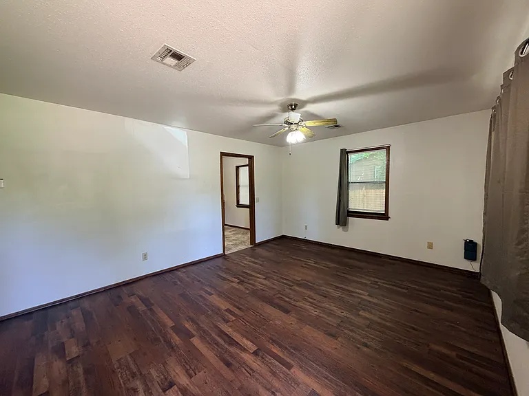 306 Wilson Ave — Photo 4