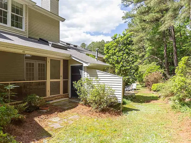 312 Baneberry Close — Photo 18