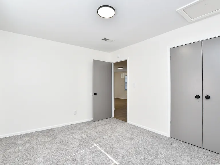 Room 2 (1) Room 2 (1)