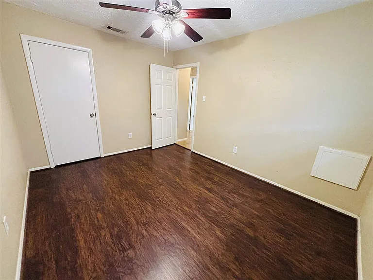 22219 Acorn Valley Dr — Photo 18