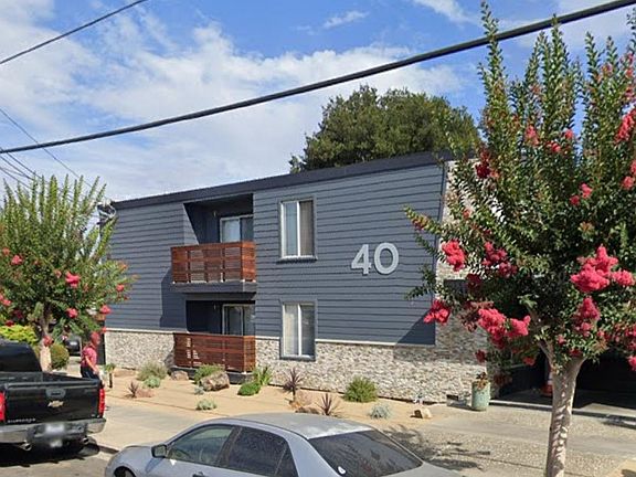 2nd image of 40 Glen Eyrie Ave APT 12