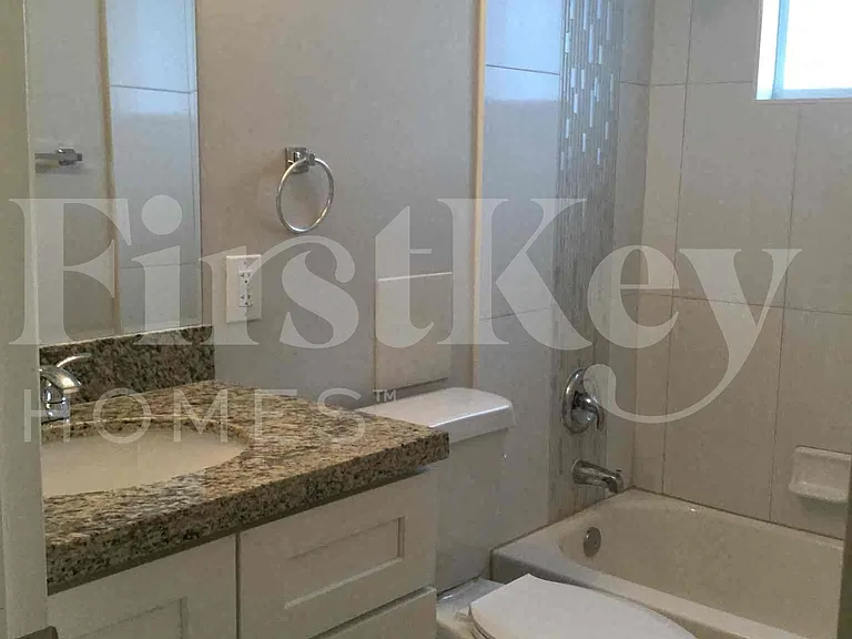 1785 SW 43rd Ave — Photo 16