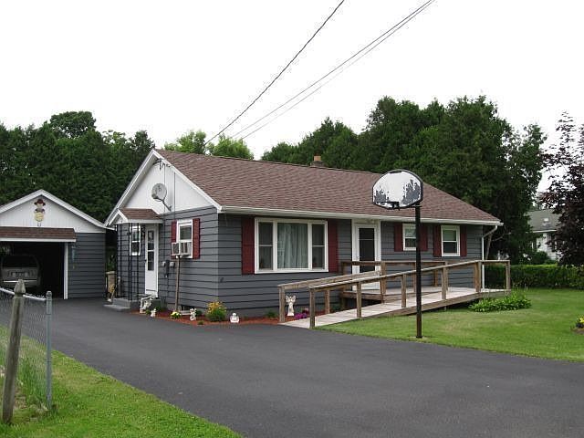 2nd image of 104 Dickie Ave