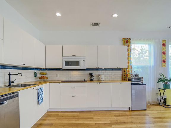 5th image of 618 Shadylawn St