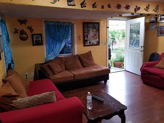 3rd image of 2908 Livingston Ave