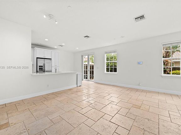 5th image of 1117 18th Ave #2
