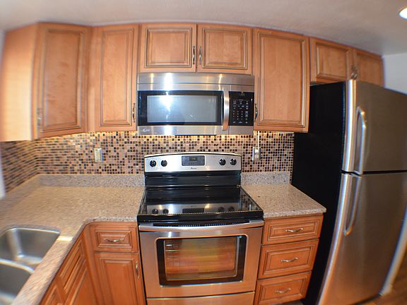 3rd image of 3646 Lake Bayshore Dr