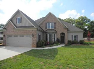 2349 Mintew Cir, Lincolnton, NC 28092