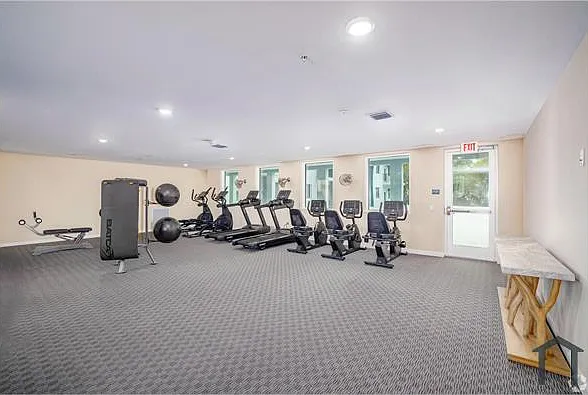 203 N University Dr — Photo 38