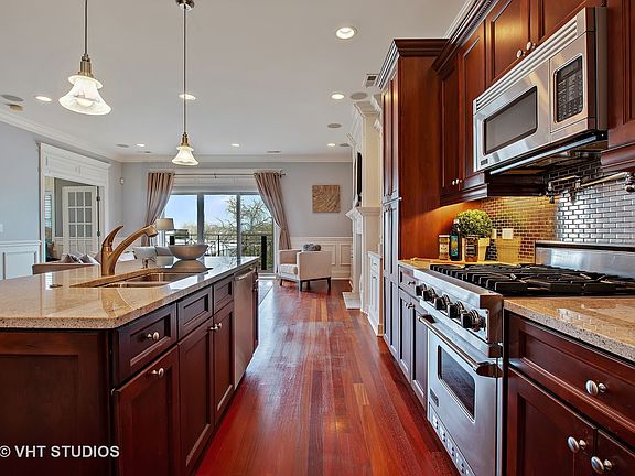 5th image of 2540 W Diversey Ave #403