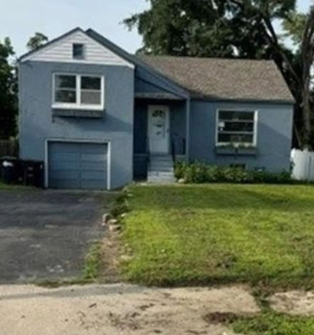 4 bed, 1468 sqft, $2,400 — Photo 2