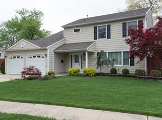 33 Thomas Rd, Somerset, NJ 08873