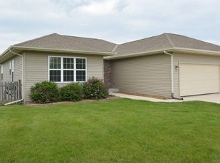 953 Brummel Trl, Cedar Grove, WI 53013