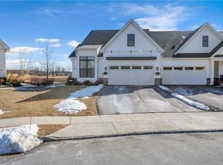 7016 Pond Way E, Bath, PA 18014