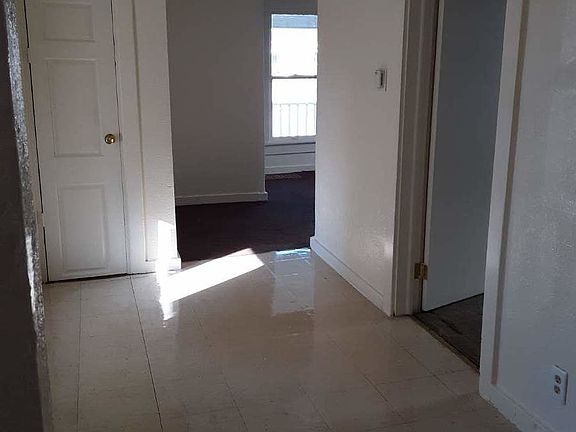 4th image of 617 E Mishawaka Ave
