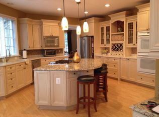 11320 Stonehouse Pl, Sterling, VA 20165