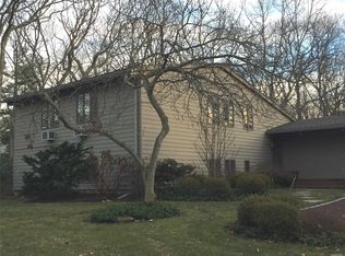 20 Old Wood Rd, Stony Brook, NY 11790