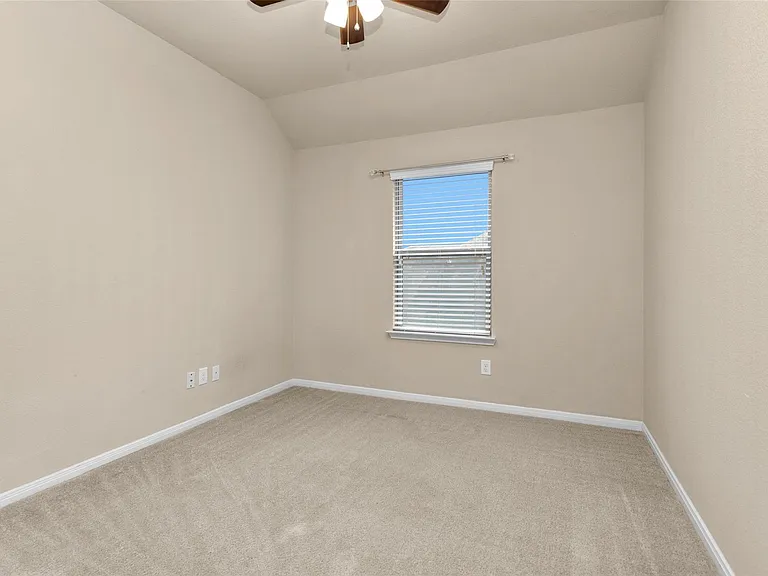 9419 Elliotts Ct — Photo 34