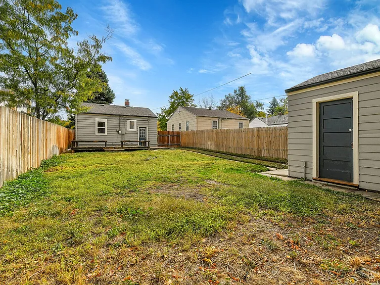 2245 S Franklin St — Photo 43