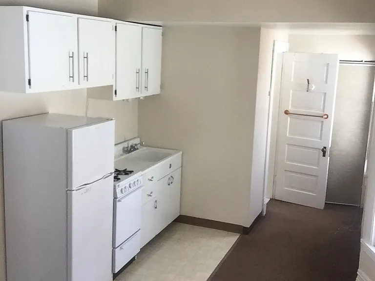 2314 Bryant Ave S #4 — Photo 2