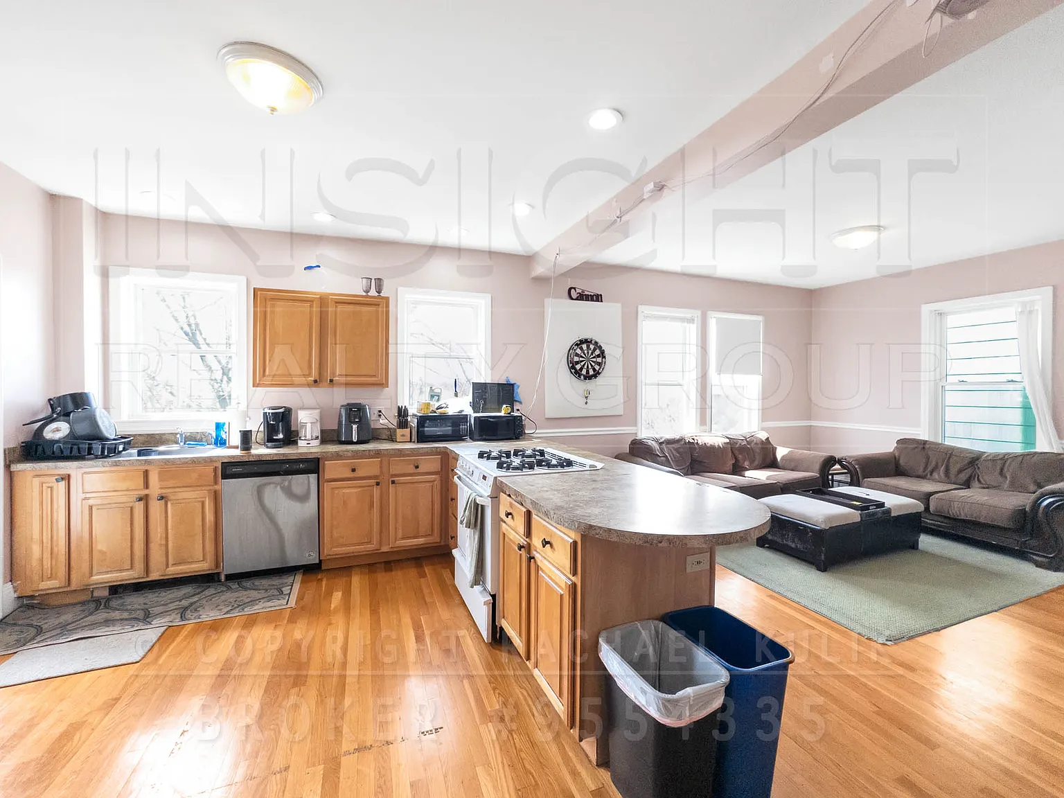4 bed, 1.0 bath, 1544 sqft, $4,300 — Photo 3