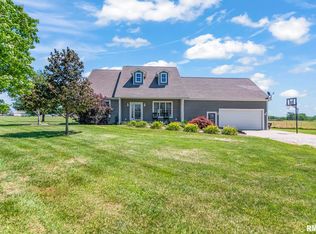 14 Valley Ct, Winchester, IL 62694