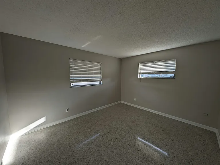 1580 Andover Dr — Photo 17