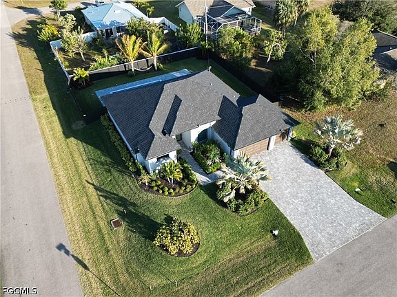 5th image of 1621 SW 10th Pl