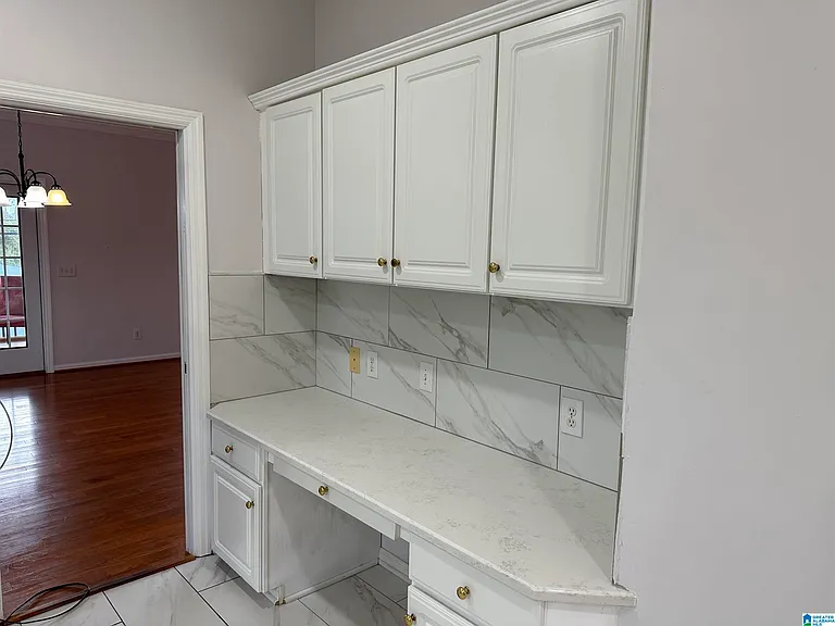 1715 Columbiana Ln — Photo 12