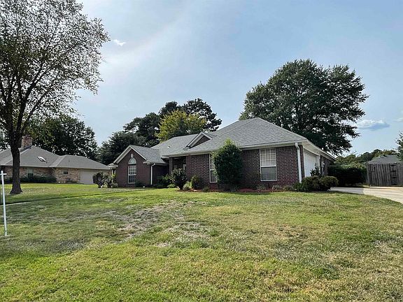 4th image of 413 Whippoorwill Ln