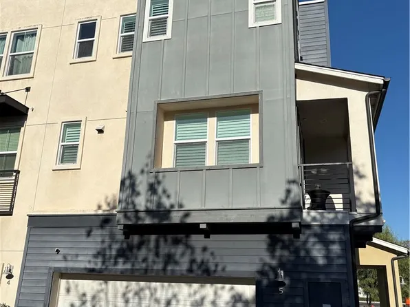 1422 N Harbor Blvd, Santa Ana, CA 92703
