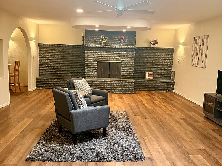 6506 N 12th Pl — Photo 10