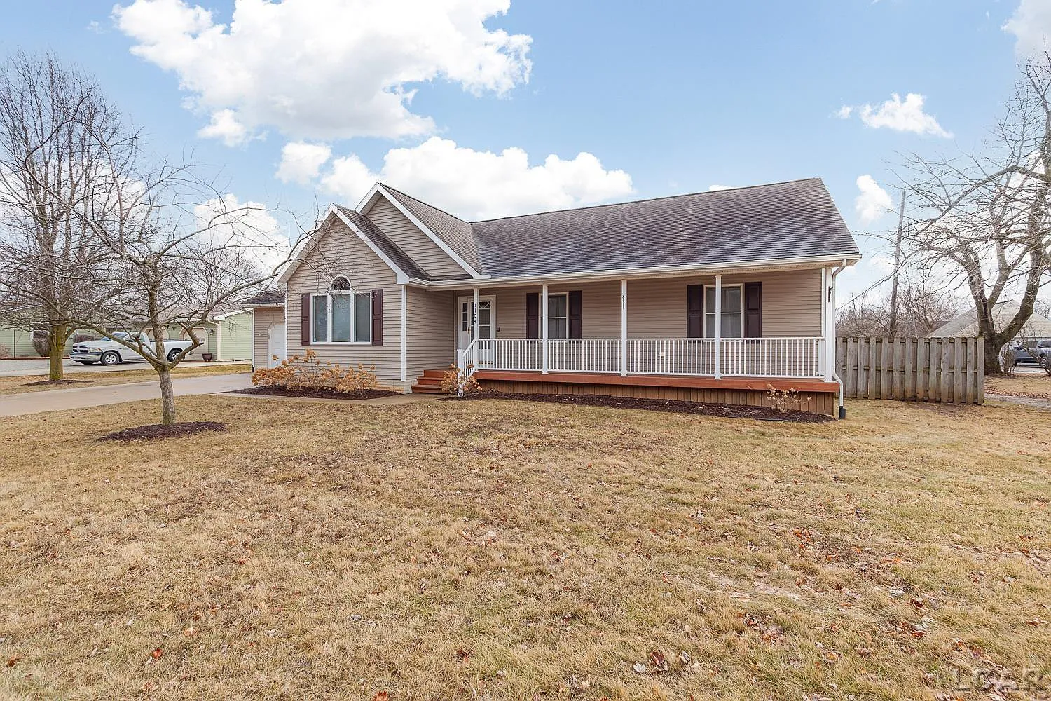 1104 Shady Ln photo 1