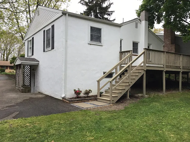 28 Madison Ave — Photo 2