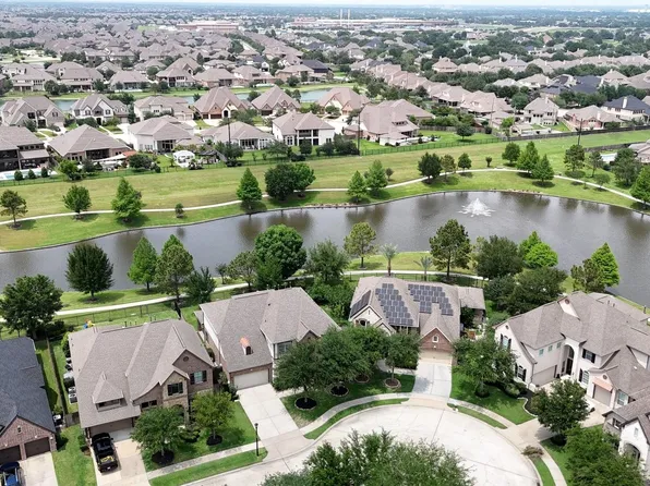 10135 Blanchard Park Ln, Cypress, TX 77433